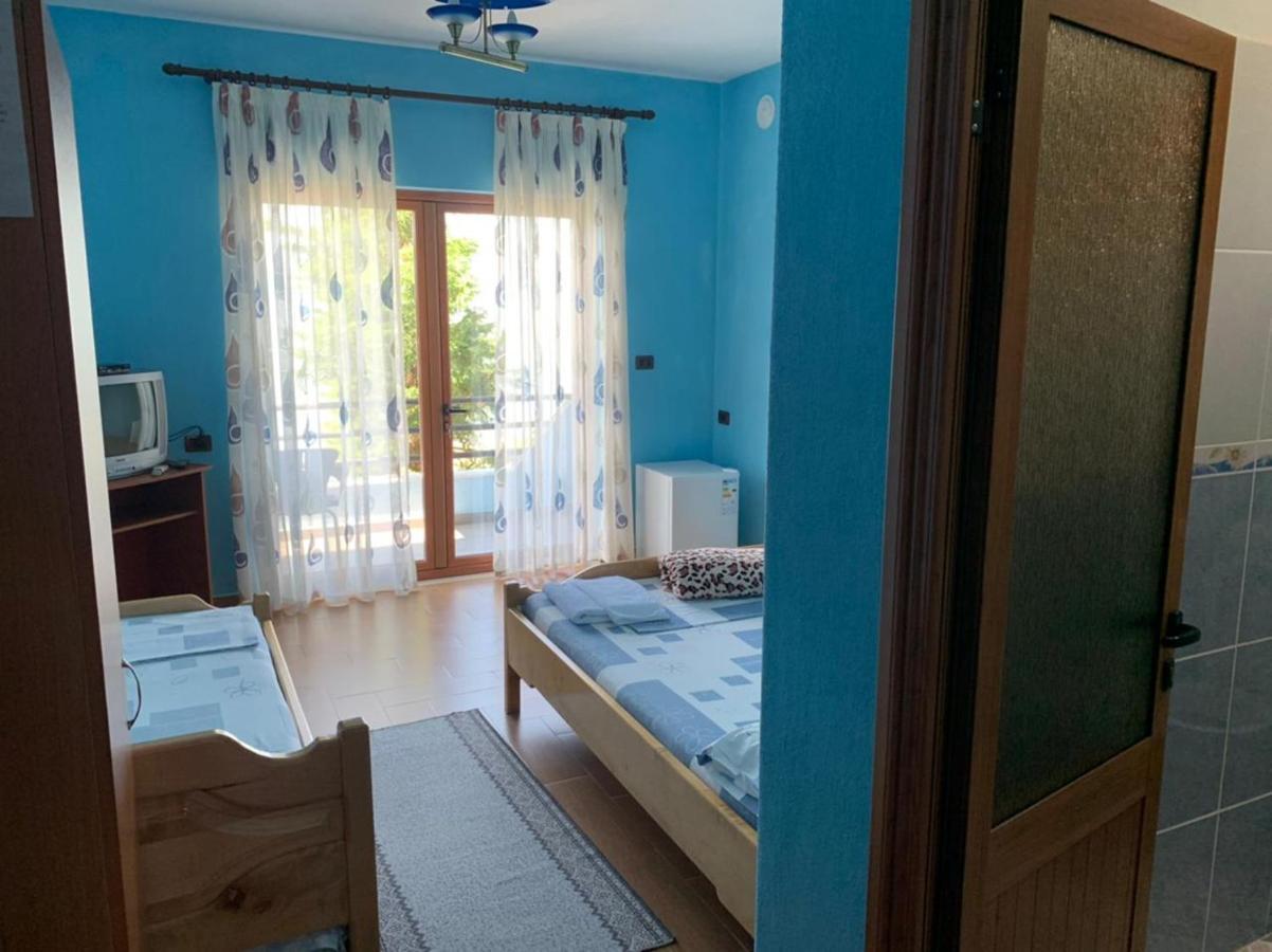 Vila Deni Tushemisht Екстериор снимка