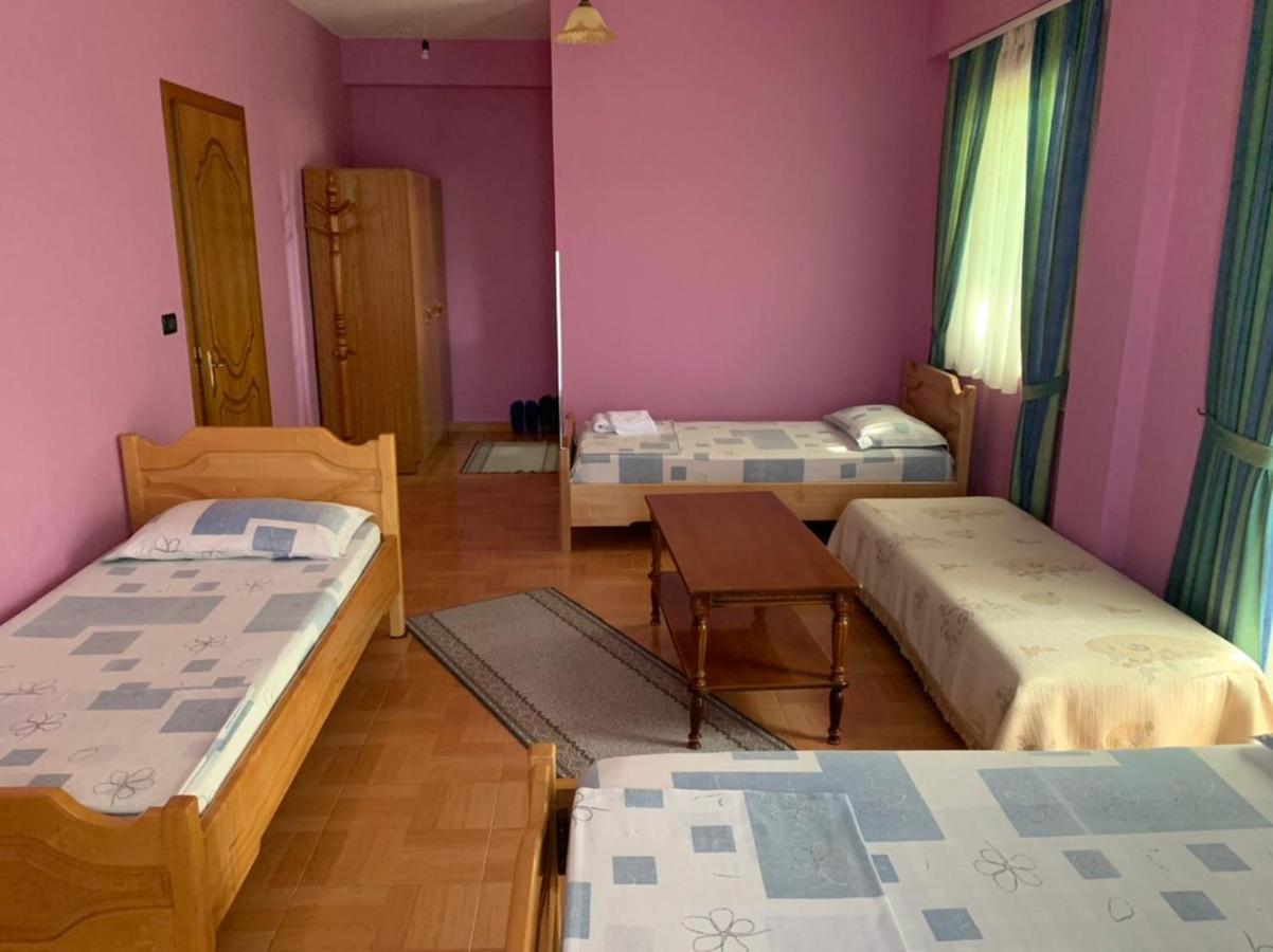 Vila Deni Tushemisht Екстериор снимка