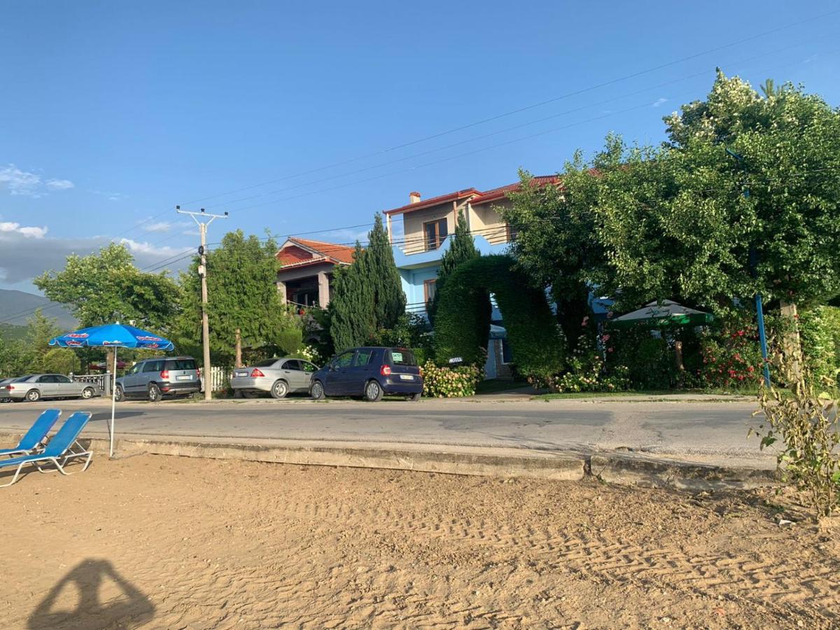 Vila Deni Tushemisht Екстериор снимка
