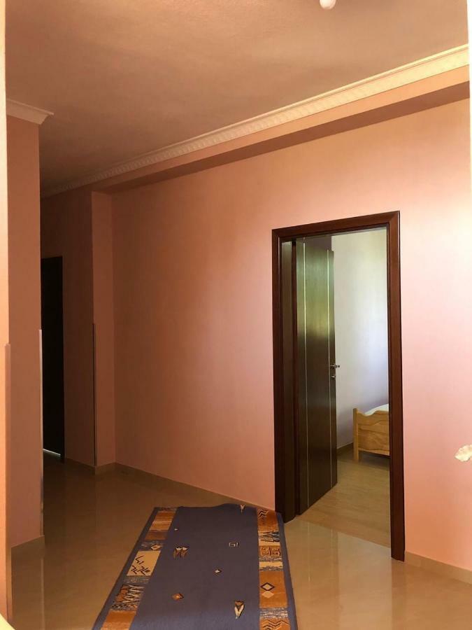 Vila Deni Tushemisht Екстериор снимка